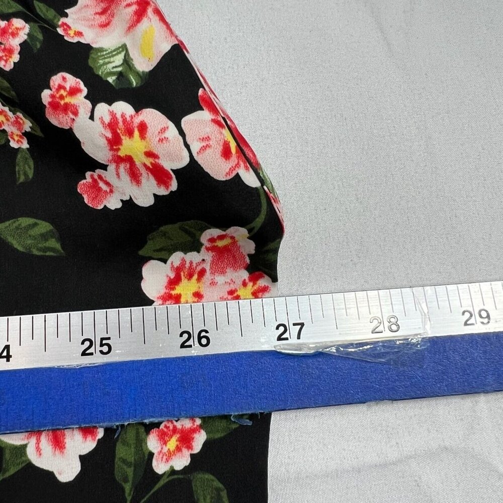 Torrid Blouse Womens Size 2 Black Floral Pattern Short Sleeve Semi Sheer Mesh - Picture 6 of 7